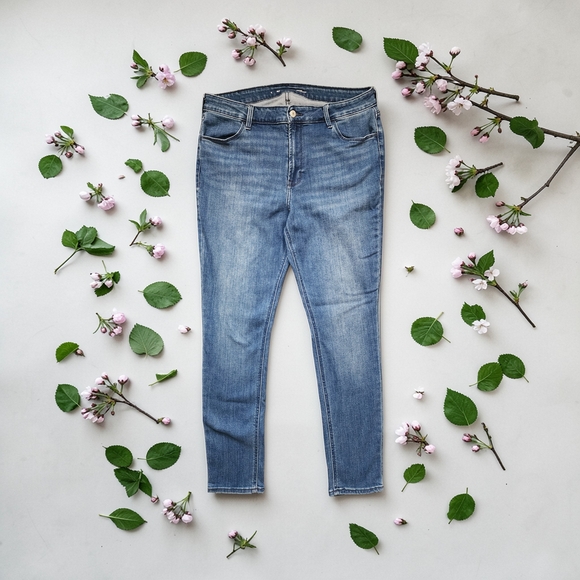 Old Navy Denim - Old Navy Medium Wash High-Rise Super Skinny Jeans - Classic Stretch Denim